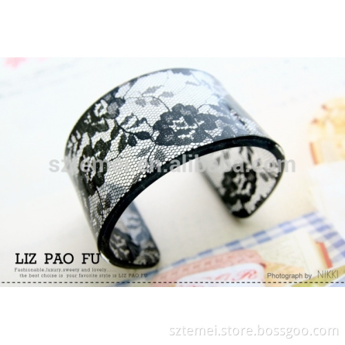 2015 new stand acrylic fashion charm bracelet
